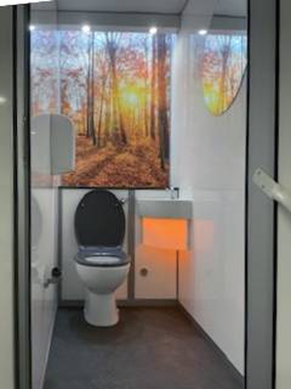 Four cubicle toilet unit for sale Four cubicle toilet unit for sale