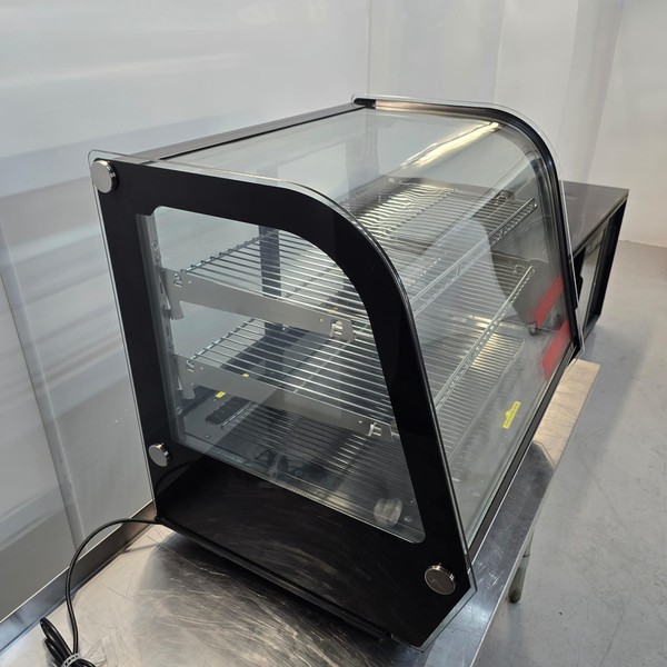 Used Counter top display fridge Used Counter top display fridge