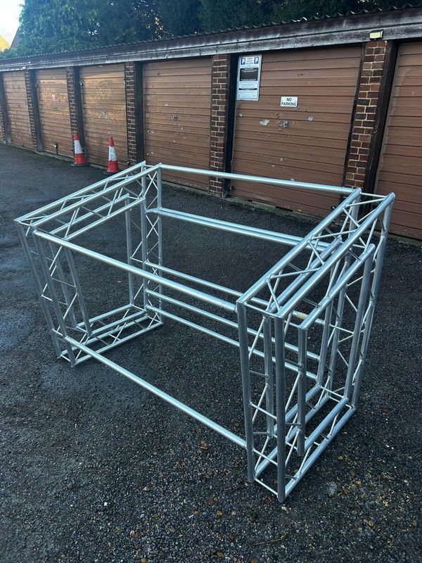 DJ Booth made from truss DJ Booth made from truss