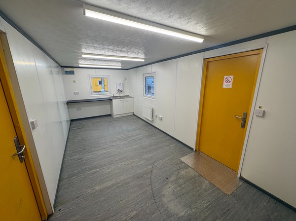 32ft x 10ft Canteen Cabin 32ft x 10ft Canteen Cabin