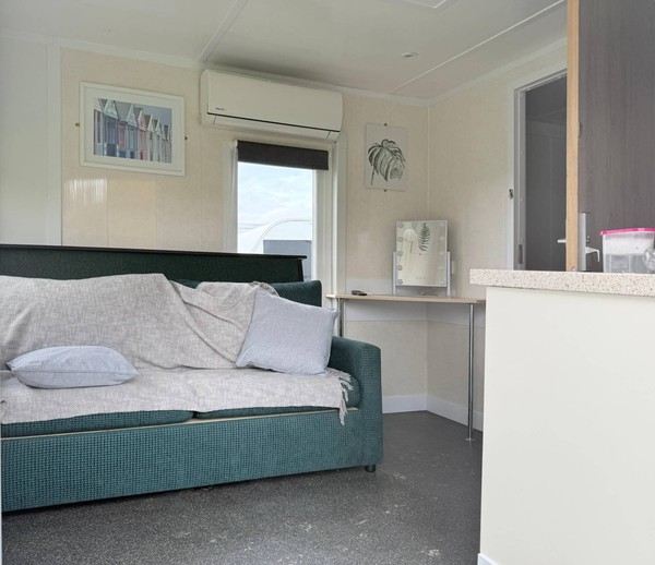 VIP Makeup / wardrobe film trailer for sale VIP Makeup / wardrobe film trailer for sale