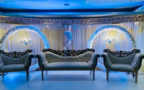 Gate/Half Moon Gold With Crystals