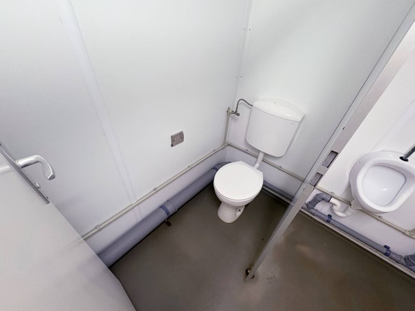 Toilet cabins for building sites