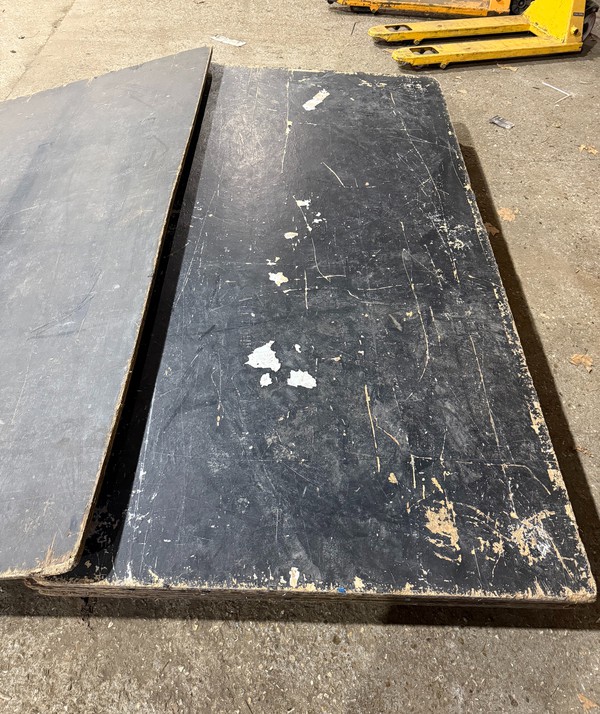 Used 4x Stage Boards & Risers Used 4x Stage Boards & Risers