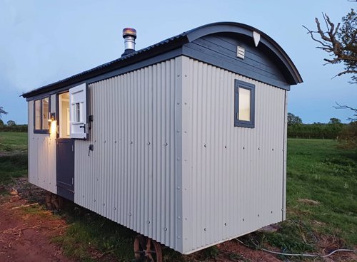 Curved roof shepherds hut for sale