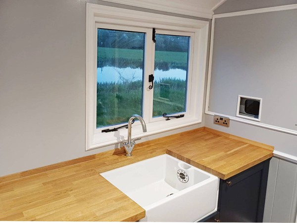 Shepperd's hut with kitchen