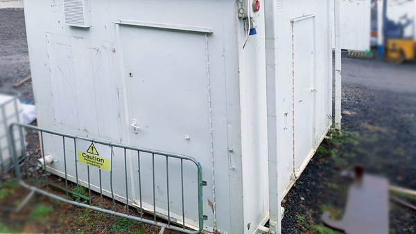 Second hand Jack leg toilet cabin for sale