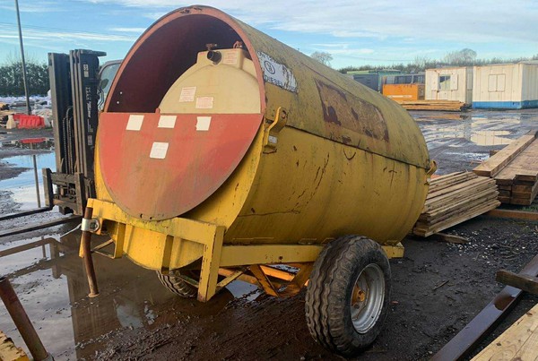 Secondhand 2000L Towable Fuel Bowser