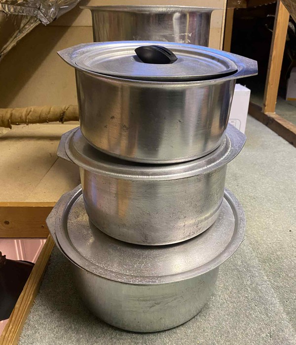 Set Of 6 Saucepans For Sale