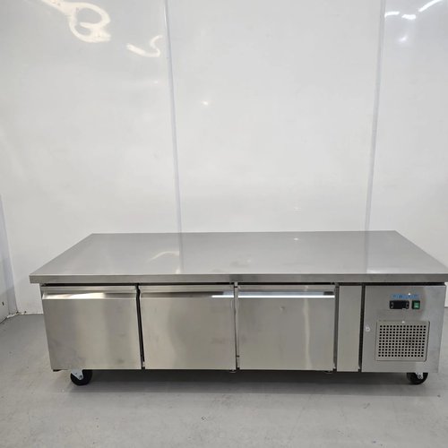 New B Grade Polar Triple Door Low Chef Base Counter Fridge DA463
