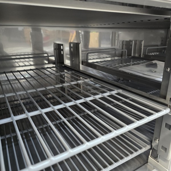 Bench fridge wire shelves