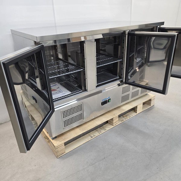 Restaurant Three door bench fridge