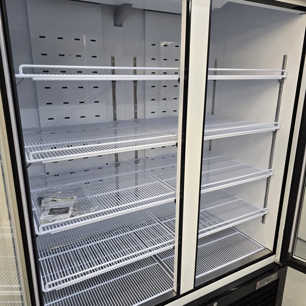 Garage chilled food display fridge