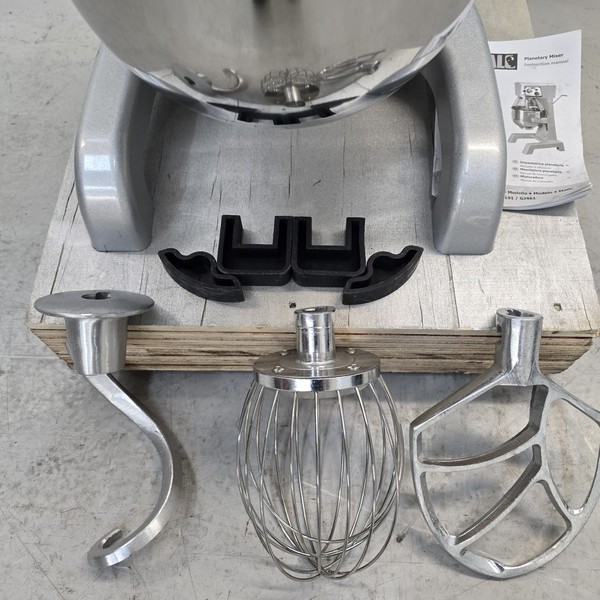 Beater, whisk and dough hook