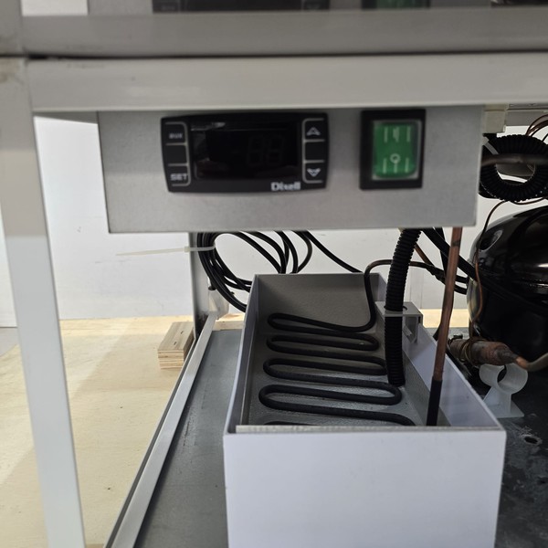 B Grade Tefcol CW3 Buffet Display