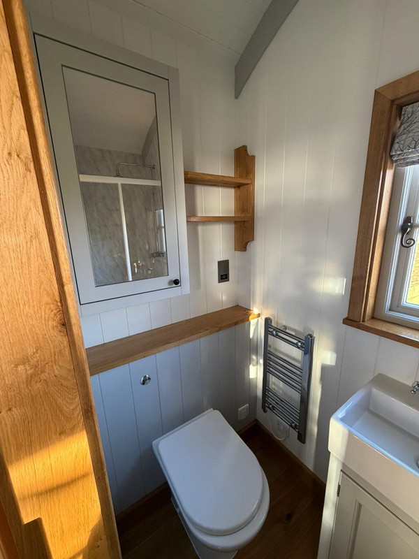 Herdsman Shepherd's Hut Bathroom