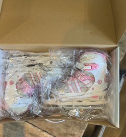 Pink ADJUSTABLE JUNIOR ICE SKATES