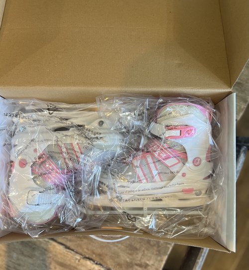 Pink ADJUSTABLE JUNIOR ICE SKATES