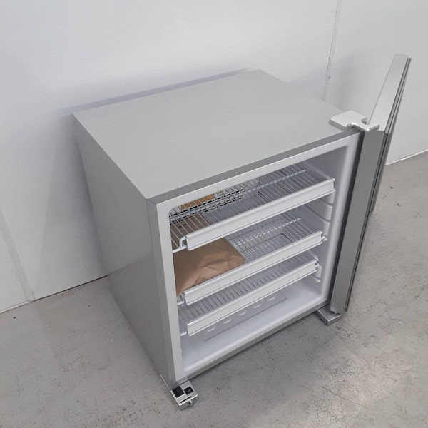 Counter top freezer display