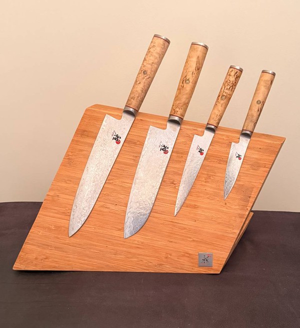 Miyabi Magnetic Knife Block