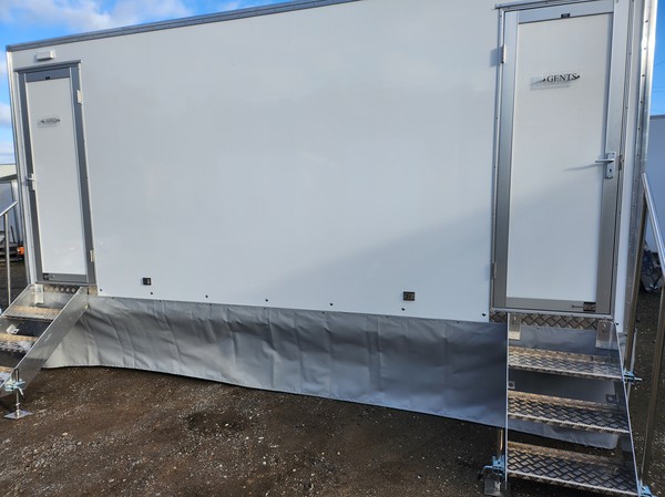 Secondhand Luxury 3+1 Toilet Trailer