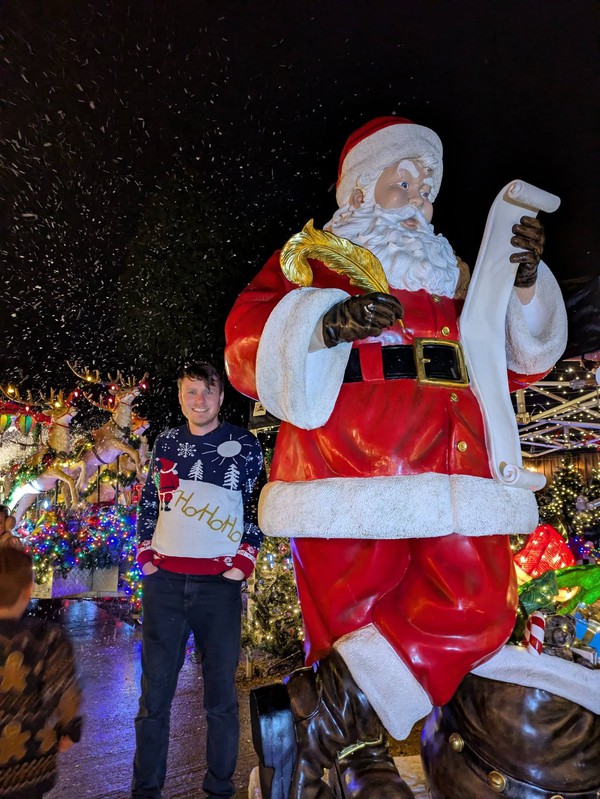 Santa 9ft High - South Wales 3