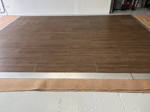 Grumpy Joes ISOS Dance Floor Grumpy Joes ISOS Dance Floor