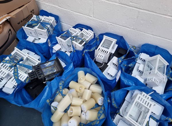 LED Candles With Metal Lanterns For Sale