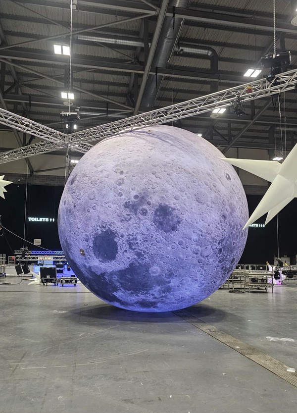 6m Diameter Inflatable Moon For Sale