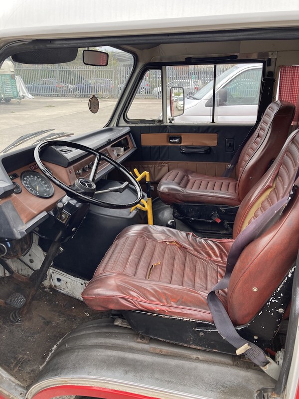 1974 Mercedes 306D vehicle interior