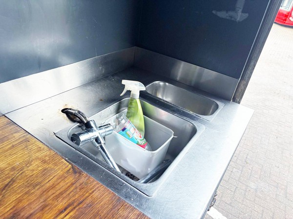 Catering van with double sink