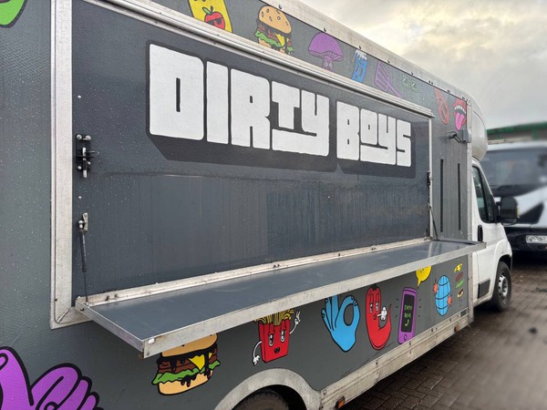 Catering van with hatch