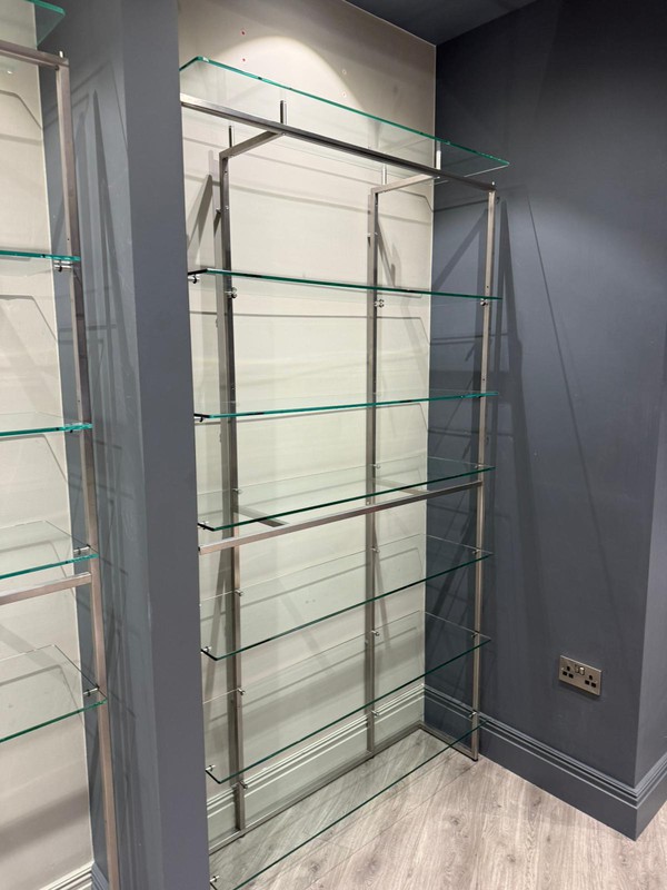 Adjustable shop shelves