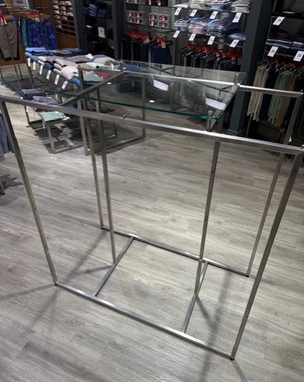 Secondhand Peerless-Assigns Shop Fitting For Sale