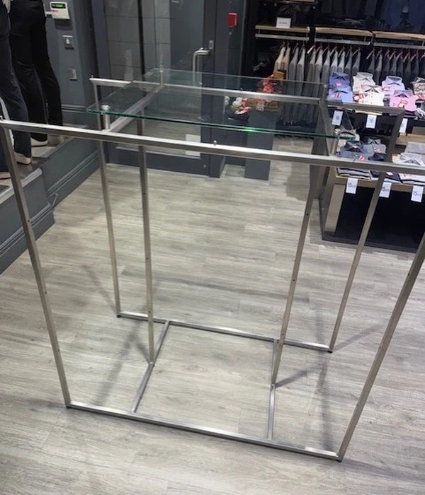 Used Peerless-Assigns Shop Fitting