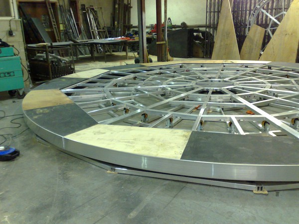 16' Diameter Revolving Stage