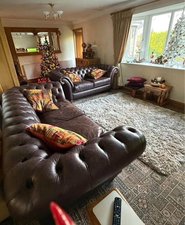2x Chesterfield sofas for sale