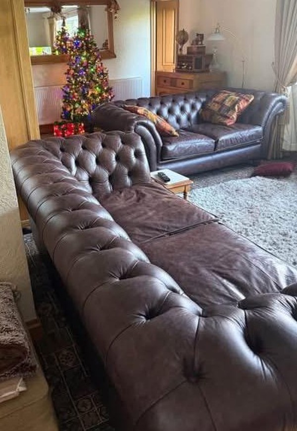 Button back Sofas for sale (Chesterfields)