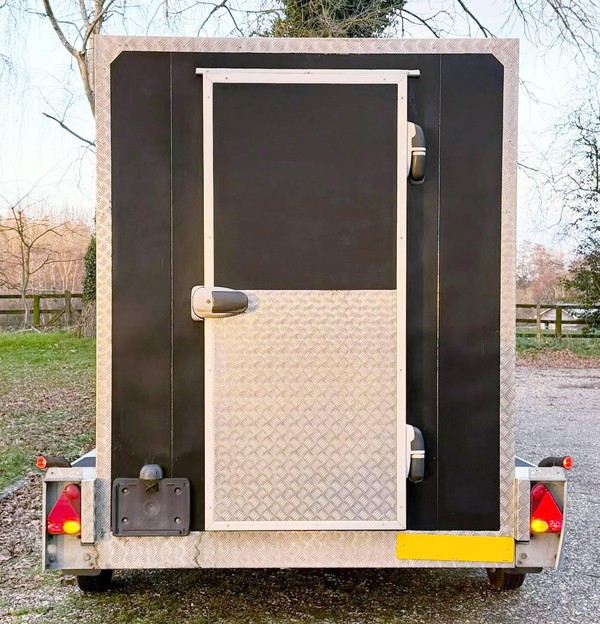 Insulated Box Trailer Insulated Box Trailer