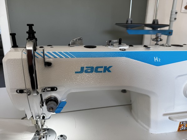 Jack H2 Industrial sewing machine for sale