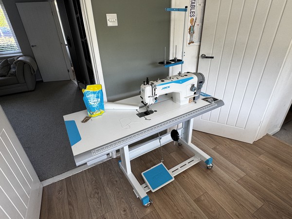 Lockstitch sewing machine