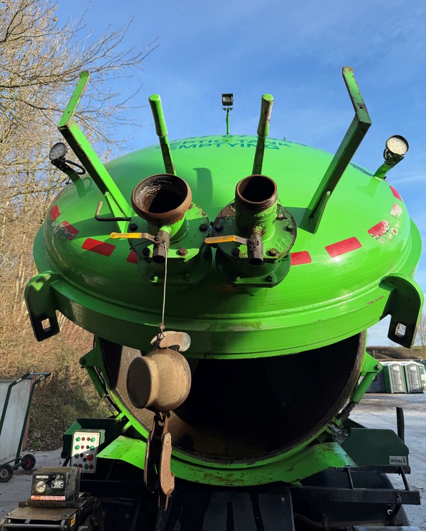 Secondhand DAF 6x4 Whale Tanker