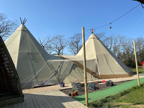 Tipi Big Hats Tipi Big Hats