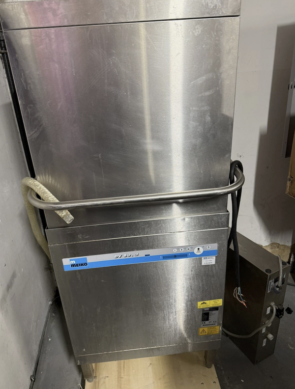 Pass through Dishwasher with reverse osmosis