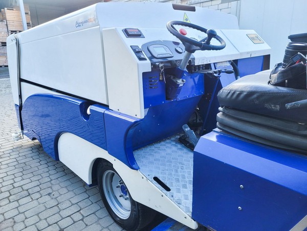 Secondhand ICETECH Electric Ice Resurfacer For Sale