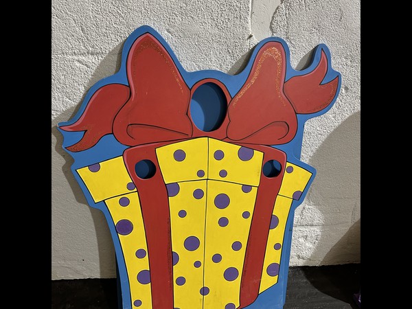 Present Peep through Present Peep through