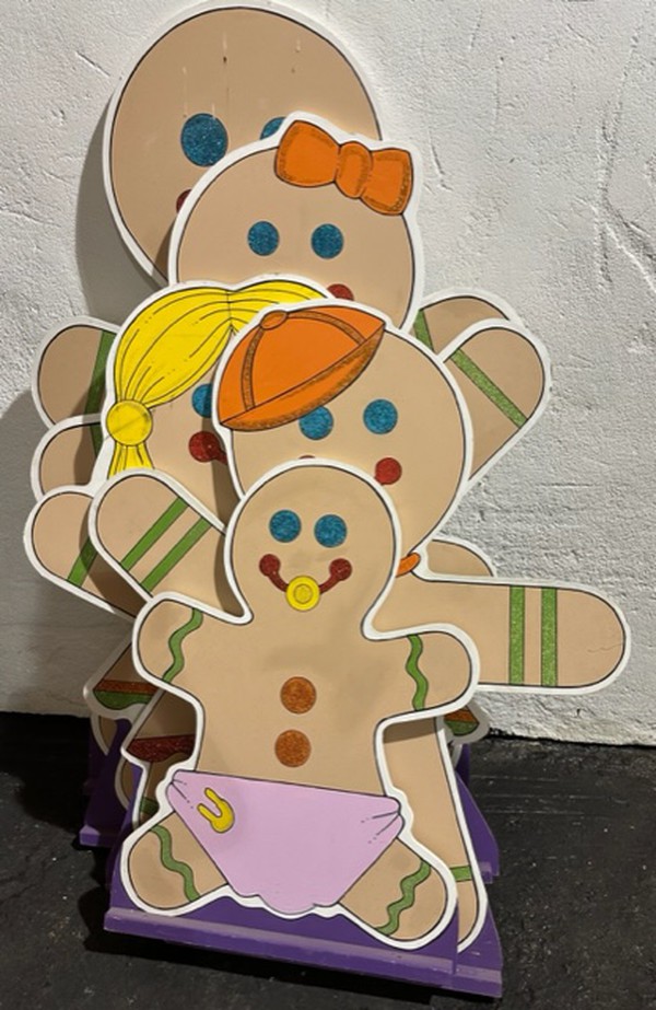 Gingerbread Family prop Gingerbread Family prop