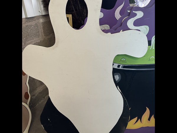 Ghost Peep through Ghost Peep through