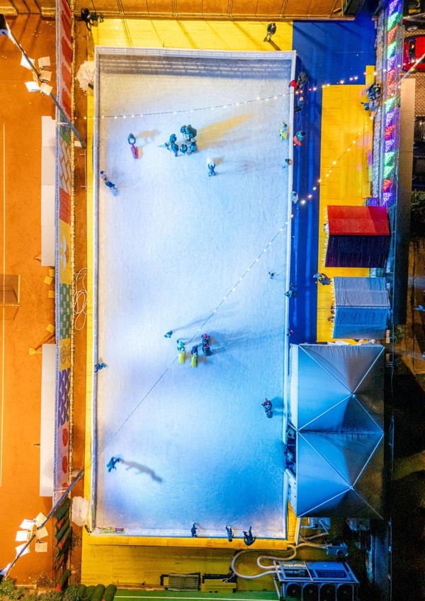 Secondhand 375 m² Real Ice Rink