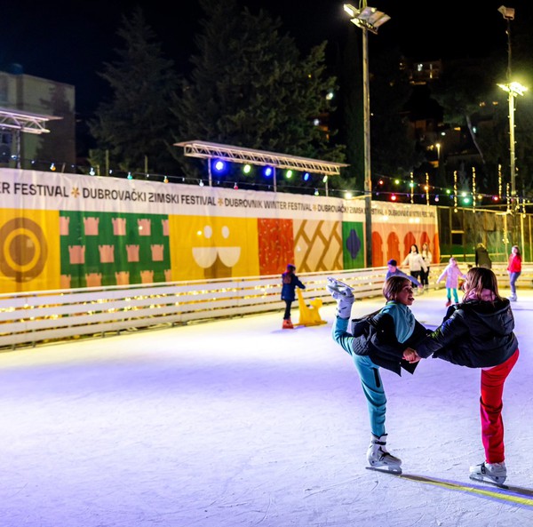 Used 375 m² Real Ice Rink